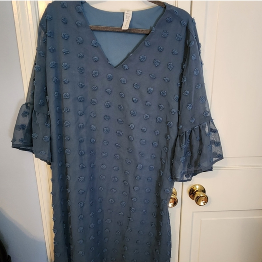 Puff sleeve 3/4 sleeves dress with accents on dress to make it stunningly unique - Picture 1 of 7